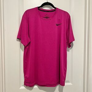 Nike Pro Dri-Fit Standard Fit Women’s Fucsia Short Sleeve T-Shirt Sz. Large